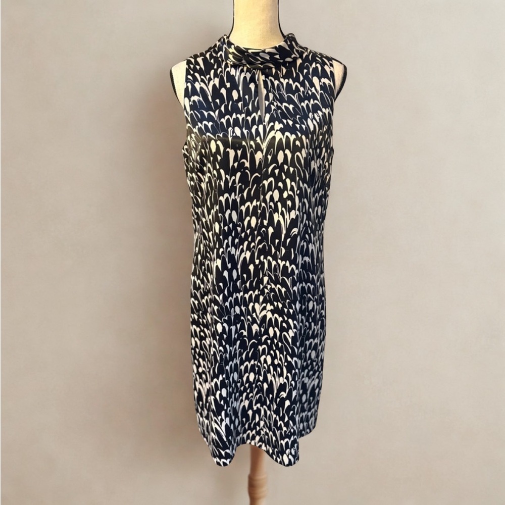 Tahari Black and White Abstract Patterned Mini Sheath Dress - Picture 2 of 11